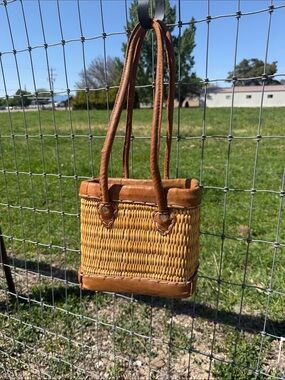 Vintage Woven Straw Shoulder Bag with Brown Leather Trim
